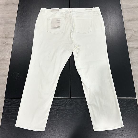 Soft Surroundings Ultimate Denim Straight Leg Jeans in Pearl Ivory Color - 22W - Picture 9 of 9